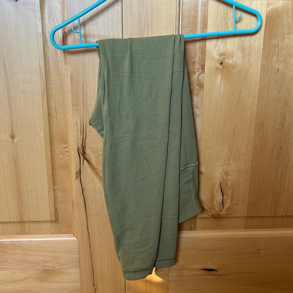 Lululemon leggings women’s size 6
